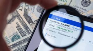 El regreso de la fiebre por las ‘empresas meme’ dispara la especulación de una nueva burbuja con una «huida hacia la porquería»