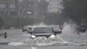 El tifón Wipha toca tierra en el sur de China y obliga a evacuar a más de 660.000 personas