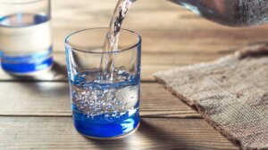 El truco que te permitirá tener siempre agua fría a mano durante el verano... y te cambiará la vida