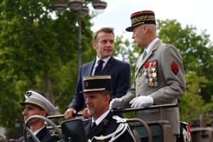 Emmanuel Macron muestra el músculo militar de Francia en el desfile del 14 de julio | elmundo.es