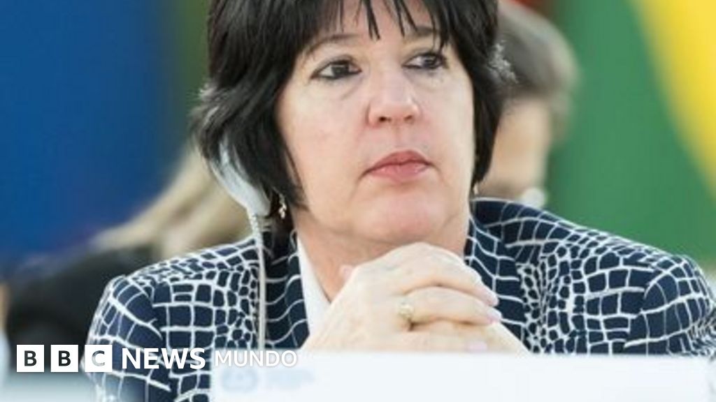 "En Cuba no hay mendigos": las polémicas declaraciones que provocaron la "renuncia" de una ministra cubana (y por qué el caso es inusual)
