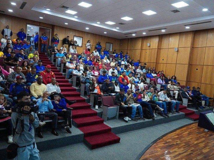 Entregan credenciales para los Juegos Deportivos Nacionales Estudiantiles 2025