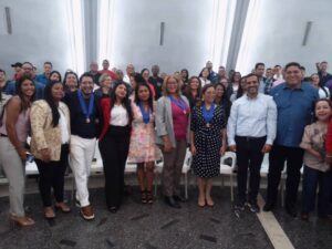 Entregan la Orden Casto Fulgencio López a periodistas
