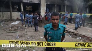 «Eran mis niños»: la profesora que salvó a 20 alumnos antes de morir tras el accidente del avión en Bangladesh que cayó sobre una escuela