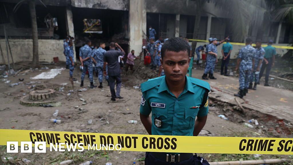 "Eran mis niños": la profesora que salvó a 20 alumnos antes de morir tras el accidente del avión en Bangladesh que cayó sobre una escuela