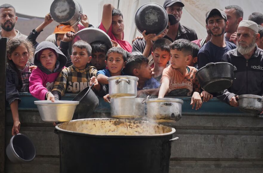 "Es como darle analgésicos a un paciente con cáncer sin tratarlo": Israel anuncia "pausa táctica" y permite el ingreso de algunos camiones de ayuda a Gaza - AlbertoNews