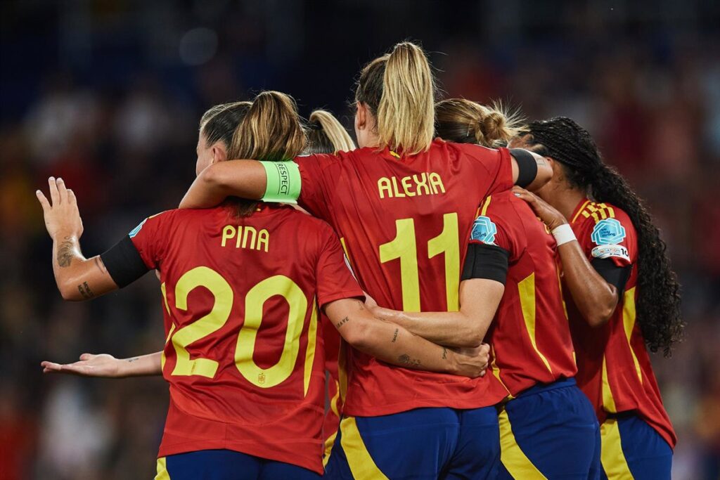 España entra arrolladora en la Eurocopa