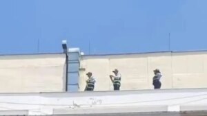 Esta es la razón por la que agentes de tránsito estaban en el techo de un edificio en Cali: Alcaldía dio respuesta