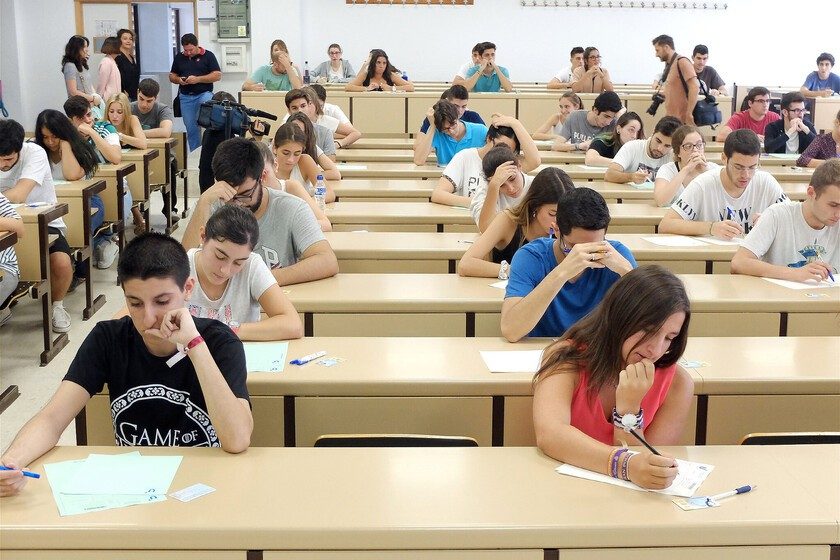 Estudiar mucho está bien, pero hay otro factor que influye en que apruebes o suspendas: la hora del examen