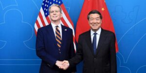 Europa se resigna al arancelazo de EE.UU. mientras China negocia duro