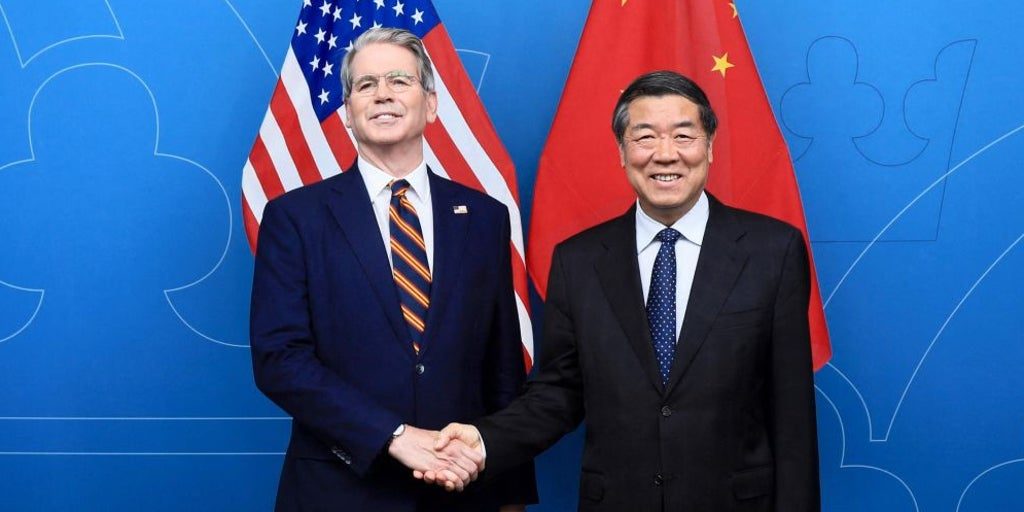 Europa se resigna al arancelazo de EE.UU. mientras China negocia duro