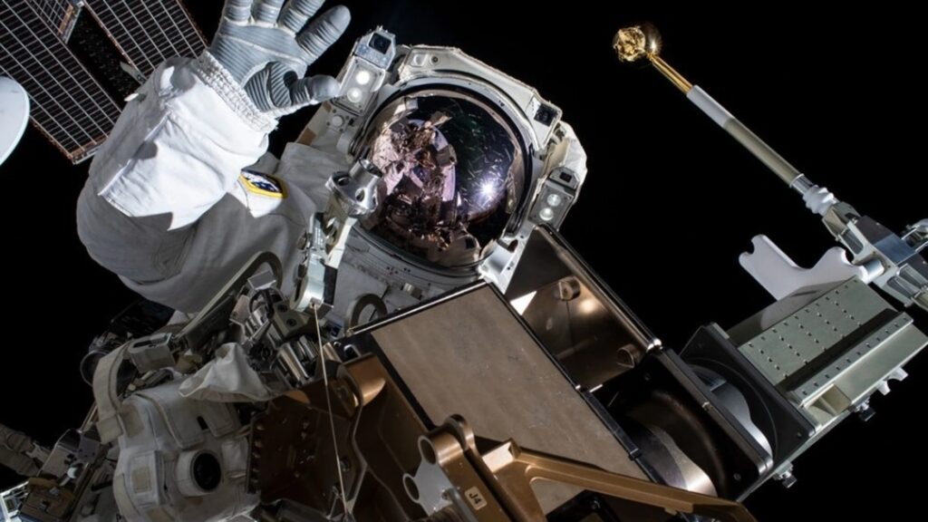 Falso astronauta convenció a una mujer de enviarle dinero para volver a la Tierra