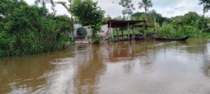 Familias tomaron escuela por crecida del río Orinoco