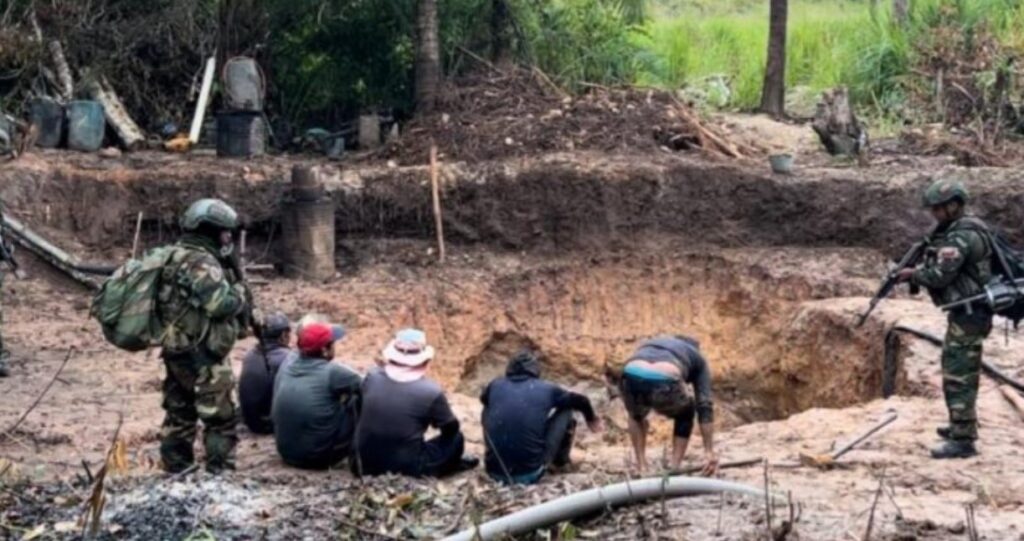 Fanb destruye campamento de minería ilegal en Amazonas