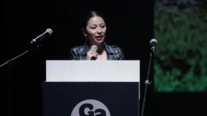 Fernanda Pineda gana el Premio Gabo por retratar el impacto del tren carbonero en comunidad wayúu