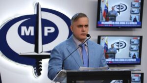 Fiscal Tarek William Saab anuncia investigación contra Bukele por ‘torturas’ contra migrantes venezolanos en el Cecot