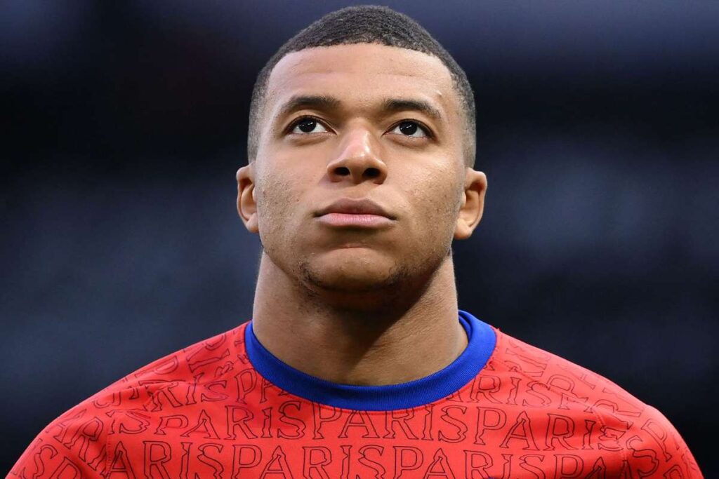Francia investiga las donaciones de Mbappé a cinco policías franceses - AlbertoNews