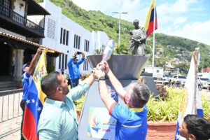 Fuego Patrio de los XIX Juegos Deportivos Nacionales Estudiantiles llega a La Guaira