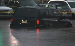 Fuertes tormentas en EE.UU. dejan a miles sin luz y causan inundaciones