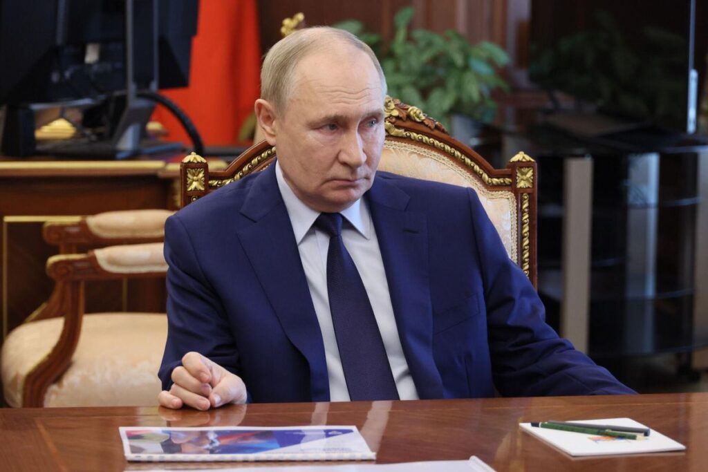 Moscow (Russian Federation), 14/07/2025.- Russian President Vladimir Putin holds a meeting with the government at the Kremlin in Moscow, Russia, 14 July 2025. (Rusia, Moscú) EFE/EPA/MKHAIL METZEL / SPUTNIK / KREMLIN POOL MANDATORY CREDIT. MANDATORY CREDIT