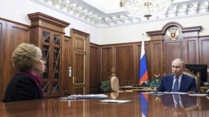 GUERRA UCRANIA | Polémica en Suiza por la presencia en una conferencia de una estrecha aliada de Putin | elperiodico.com