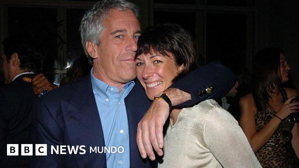 Ghislaine Maxwell, la mujer condenada a 20 años de prisión por tráfico sexual de menores a la que la Fiscalía de EE.UU. quiere volver a interrogar por el caso de Jeffrey Epstein