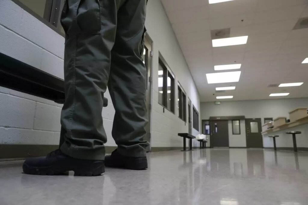 Gobierno de Trump pidió la lista de todos los inmigrantes detenidos en cárceles de California - AlbertoNews