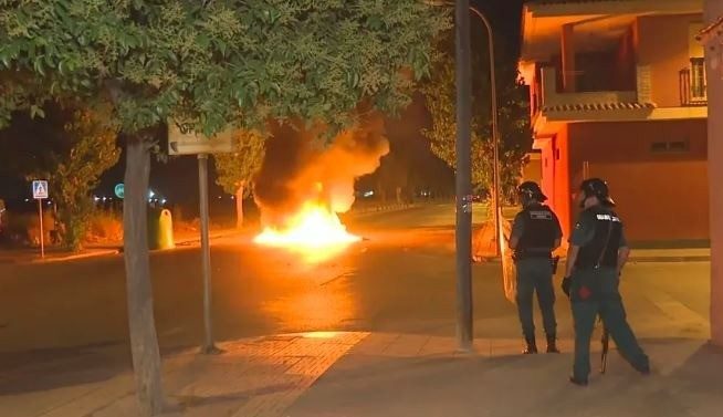 Grupos radicales desataron el pánico en España tras polémico llamado de “cazar a inmigrantes” (Videos) - AlbertoNews