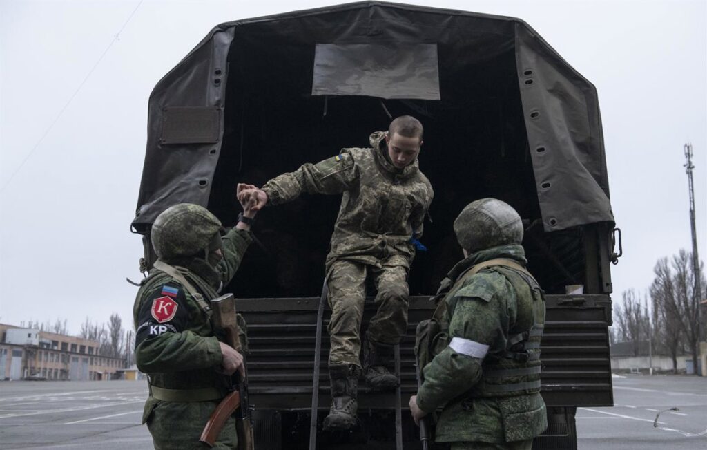 Guerra Ucrania | Directo: EEUU detiene el envío de armas clave a Kiev y Rusia dice que "acerca el final" de la invasión