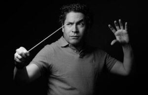 Gustavo Dudamel: Bernstein es un personaje irrepetible y su música está más viva que nunca