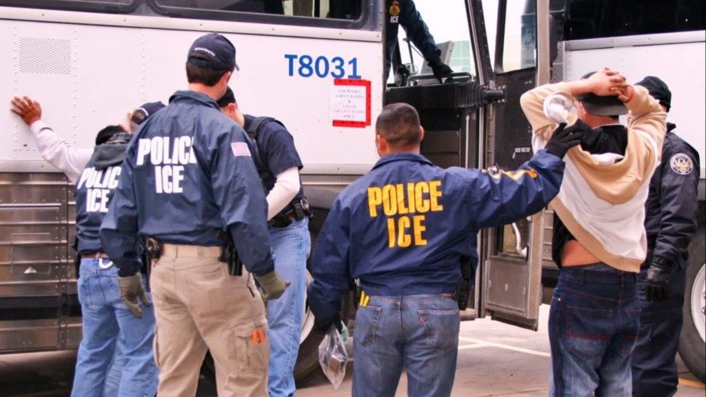 ICE detiene a migrante durante consulta médica en California: en video la reacción de otros pacientes - AlbertoNews