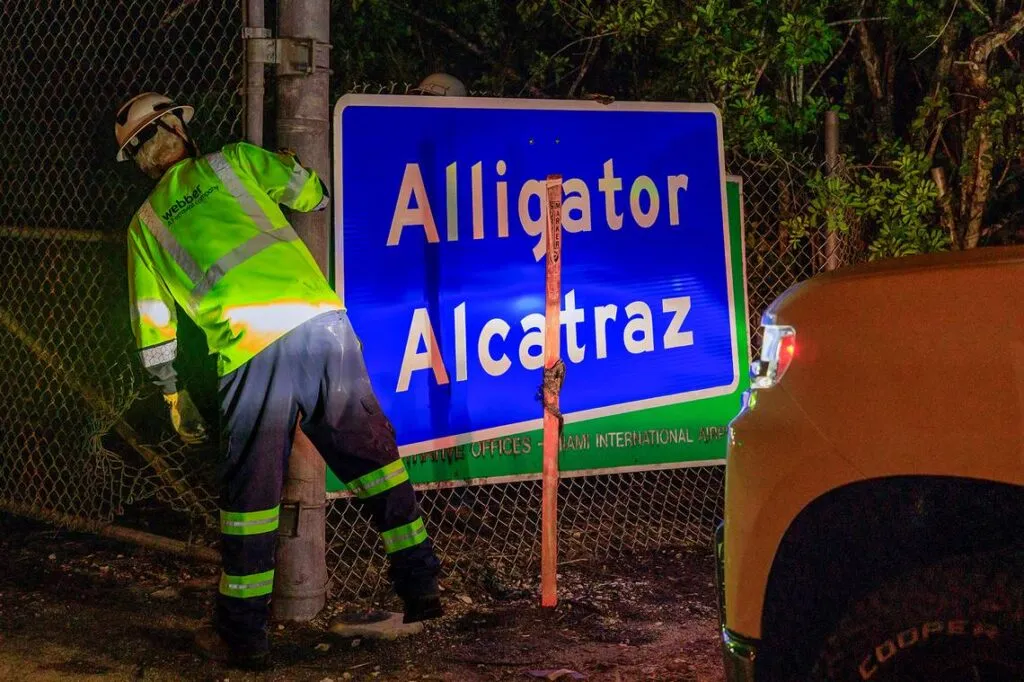 Iglesia católica en Florida tacha de "corrosivo" el centro migratorio 'Alligator Alcatraz' - AlbertoNews