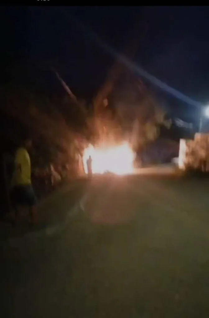 Incendio afectó servicio de Cantv en barrio de El Palotal