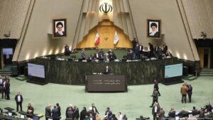 Irán confirma la ley que rompe la cooperación con el OIEA – DW – 02/07/2025