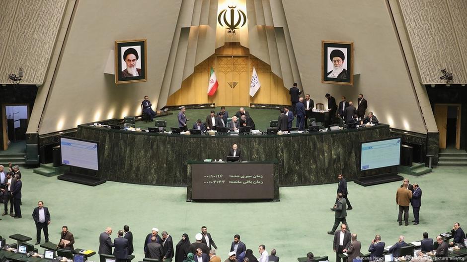 Irán confirma la ley que rompe la cooperación con el OIEA – DW – 02/07/2025