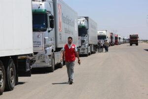 Israel anuncia la distribución de ayuda de más de 120 camiones durante el primer día de «pausa humanitaria» en Gaza | europapress.es