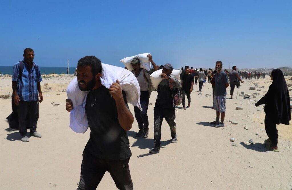 Israel anuncia su nuevo plan de ayuda para Gaza con lanzamientos aéreos y posibles "pausas humanitarias"