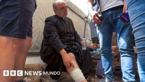 Israel ataca la única iglesia católica de Gaza, matando a 3 personas e hiriendo al cura argentino de la parroquia