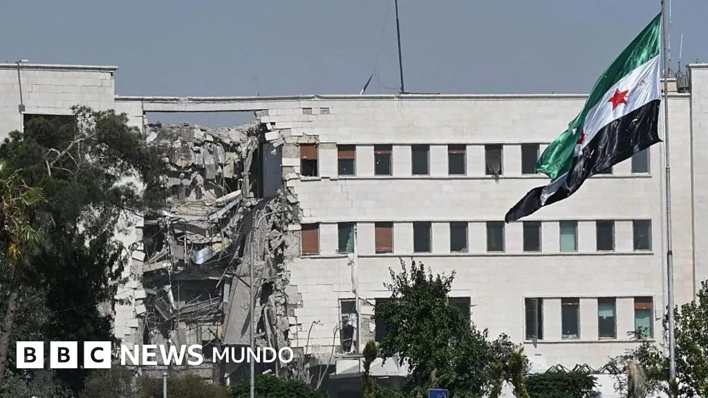 Israel bombardea Damasco para "proteger" a los drusos de los ataques de las fuerzas sirias