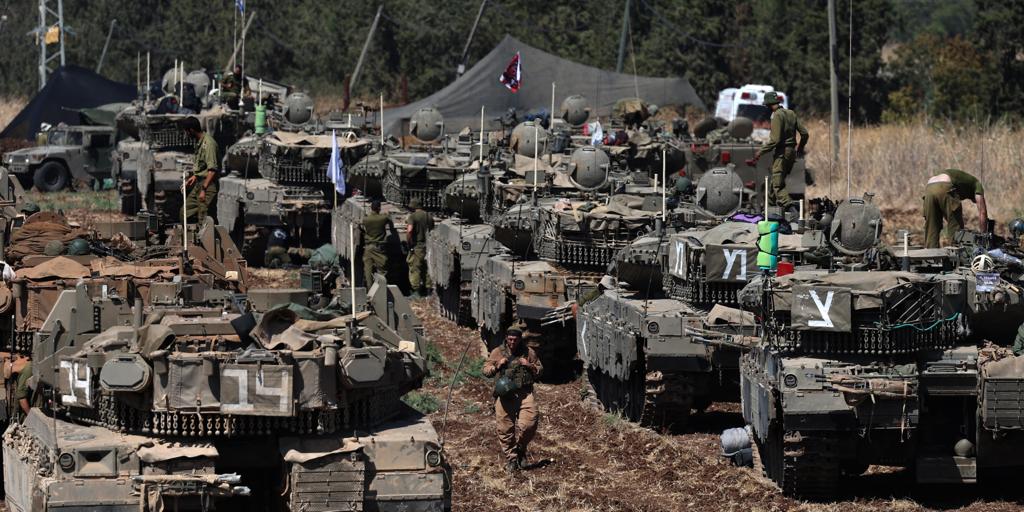 Israel irrumpe con tanques en el centro de Gaza en una operación para tratar de rescatar rehenes