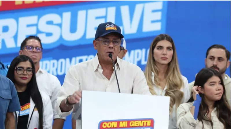 Jorge Rodríguez dice que la elección se desarrolla con "normalidad" y que la abstención "no existe"