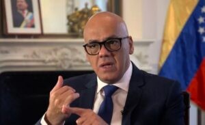 Jorge Rodríguez y el cuento de la "democracia vibrante" en un país sin libertades (VIDEO)