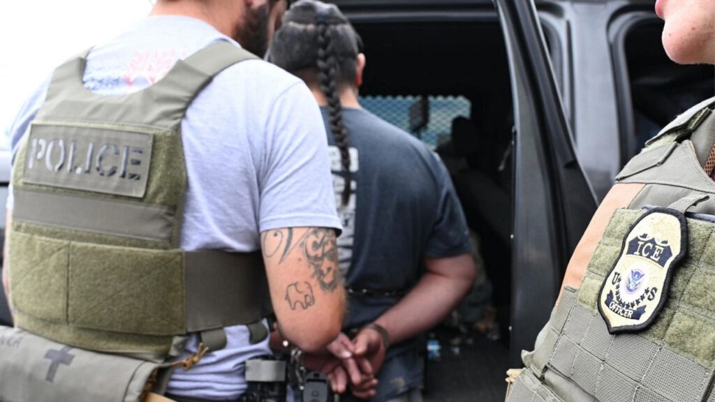 Jueces consideran si Trump puede usar ley de guerra contra pandilla venezolana Tren de Aragua - AlbertoNews