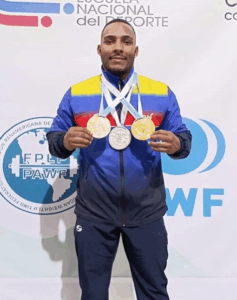Julio Mayora impone récord panamericano y conquista el oro en los 79 kg