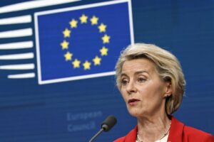 La UE mantendrá en suspenso la represalia a los aranceles de Trump para negociar hasta el 1 de agosto | europapress.es