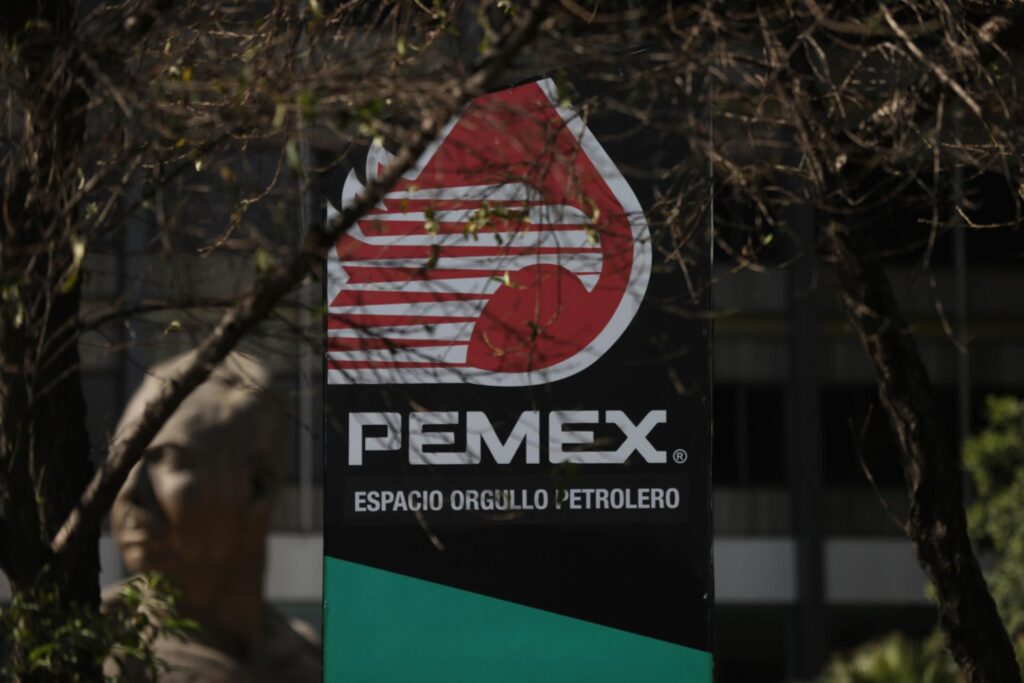 La agencia Fitch coloca a Pemex en observación positiva tras anuncio de apoyo financiero