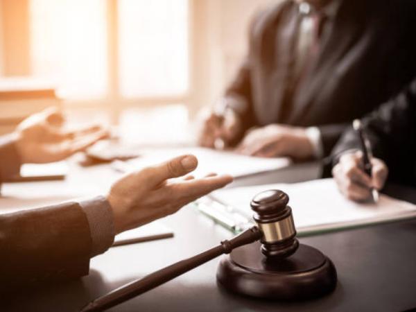 La ética profesional, clave de confianza en la justicia | Finanzas | Economía