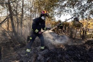 La evolución del fuego de Méntrida es «favorable» y el viento determinará la desescalada en las próximas horas | europapress.es