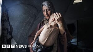 La historia de la foto de Hedaya y su bebé, una de las imágenes más impactantes de la hambruna en Gaza