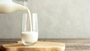 "La leche enriquecida es muchísimo más cara y no nos da más salud"